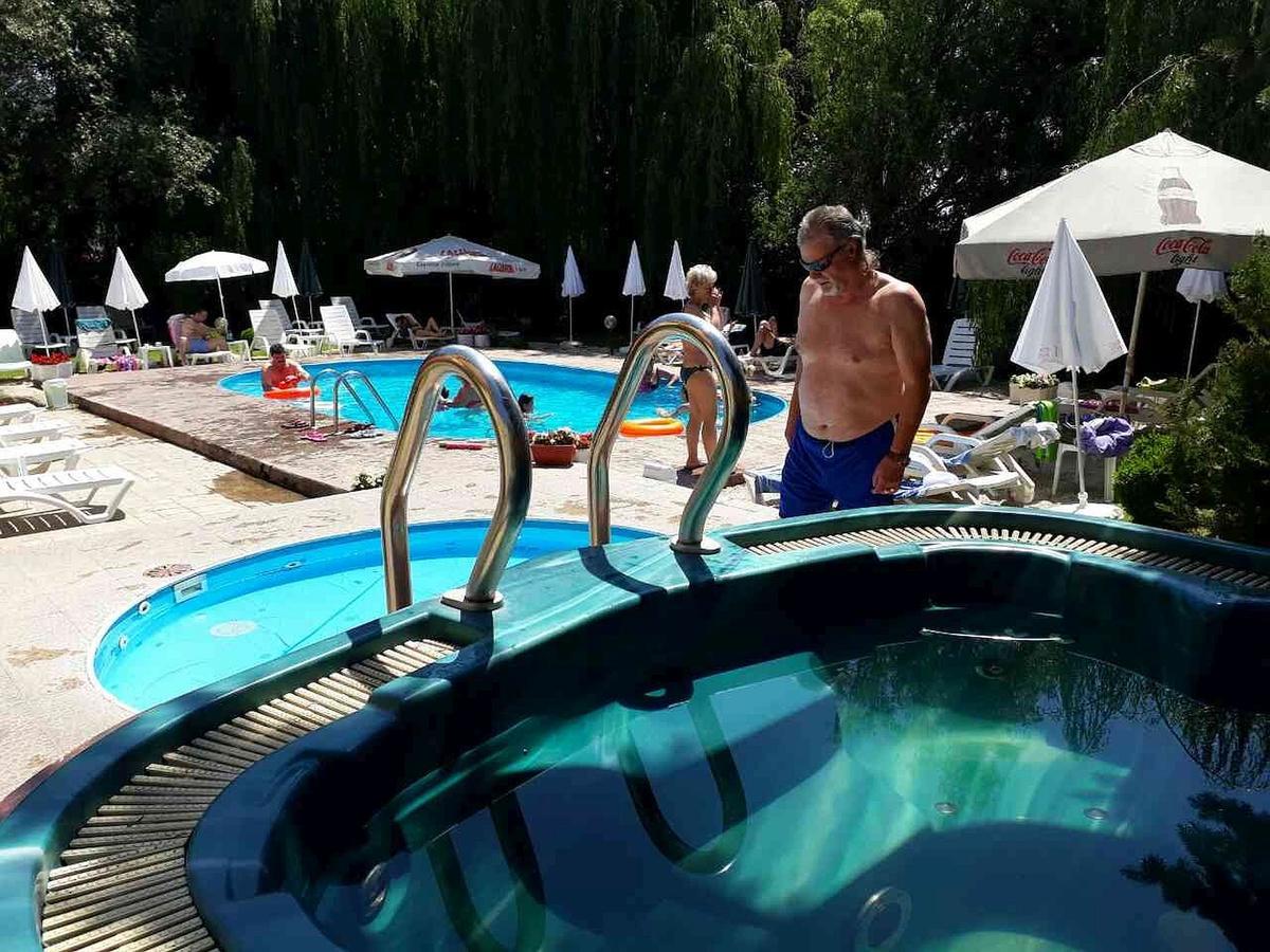 Family Hotel IV Velingrad Eksteriør bilde