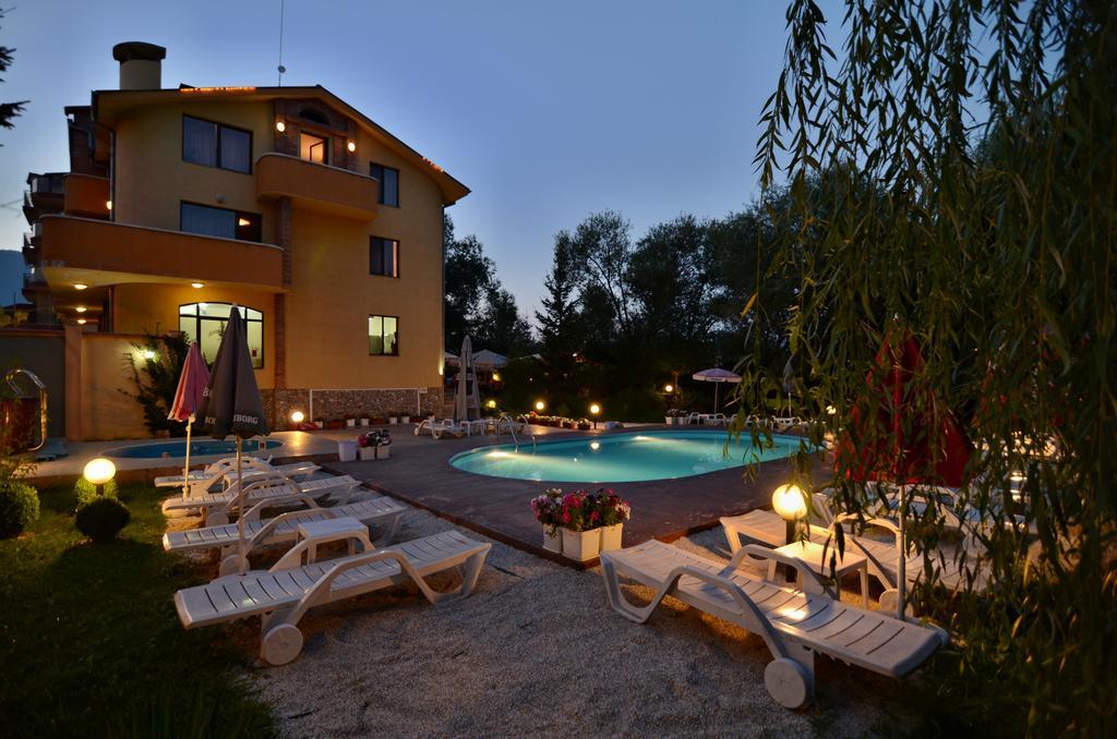 Family Hotel IV Velingrad Eksteriør bilde